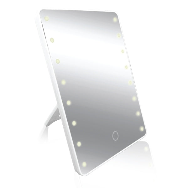 מראה מעוצבת עם תאורה בלחיצת טאץ